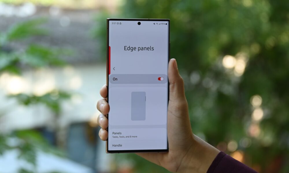 samsung-s-v14-update-improves-edge-panels-for-android-13-galaxy-devices