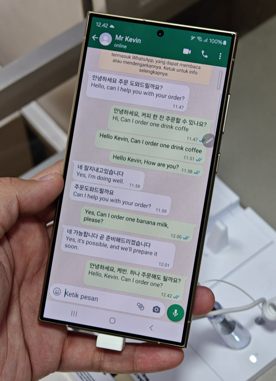 Samsung Galaxy AI WhatsApp Live Translation